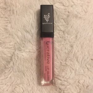 Younique lucrative lip gloss